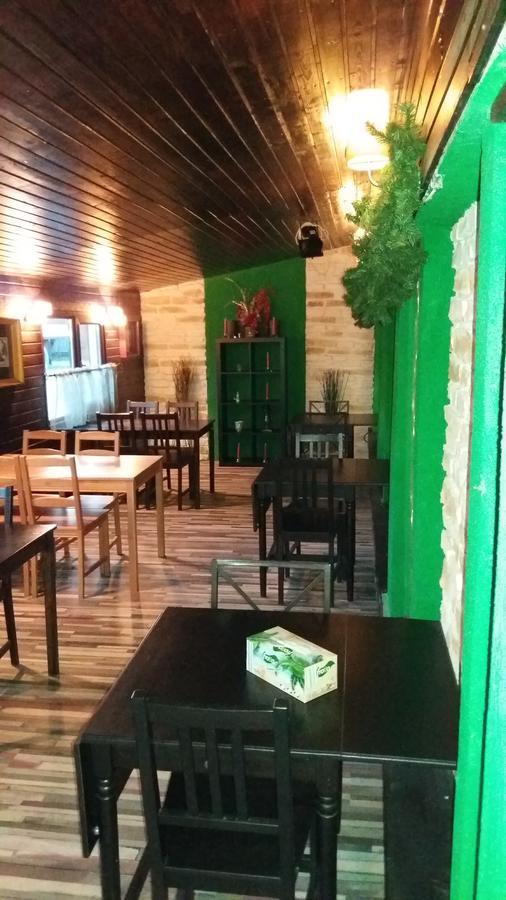 La Livada Bed & Breakfast Otopeni Bagian luar foto