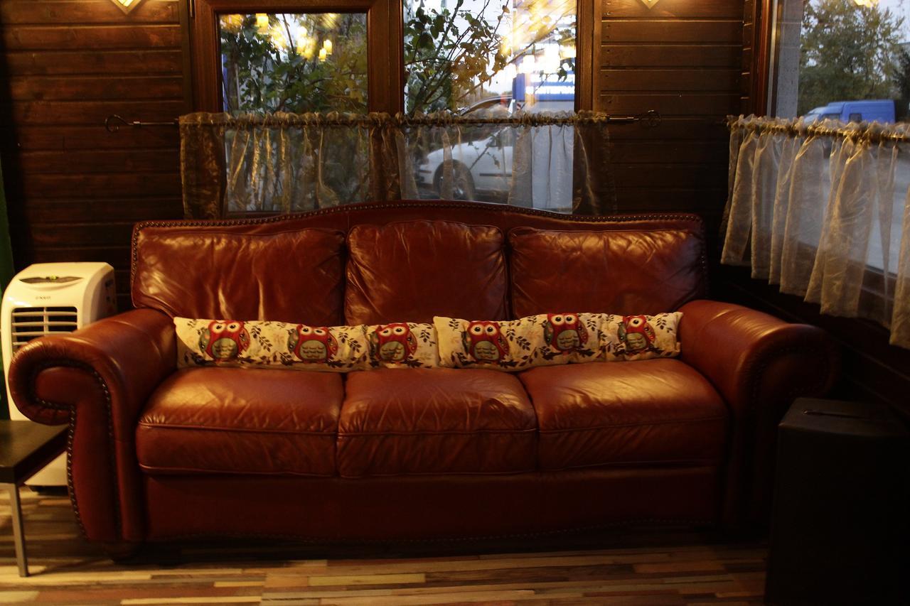 La Livada Bed & Breakfast Otopeni Bagian luar foto