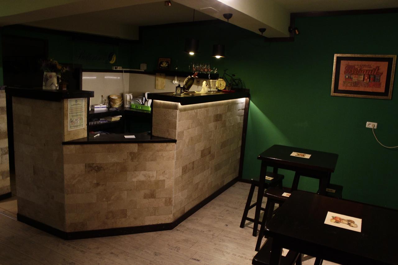 La Livada Bed & Breakfast Otopeni Bagian luar foto