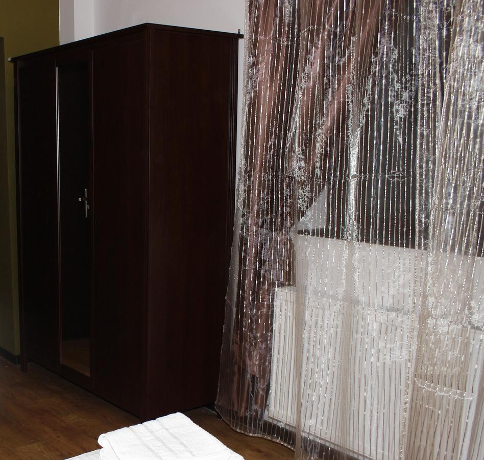 La Livada Bed & Breakfast Otopeni Bagian luar foto
