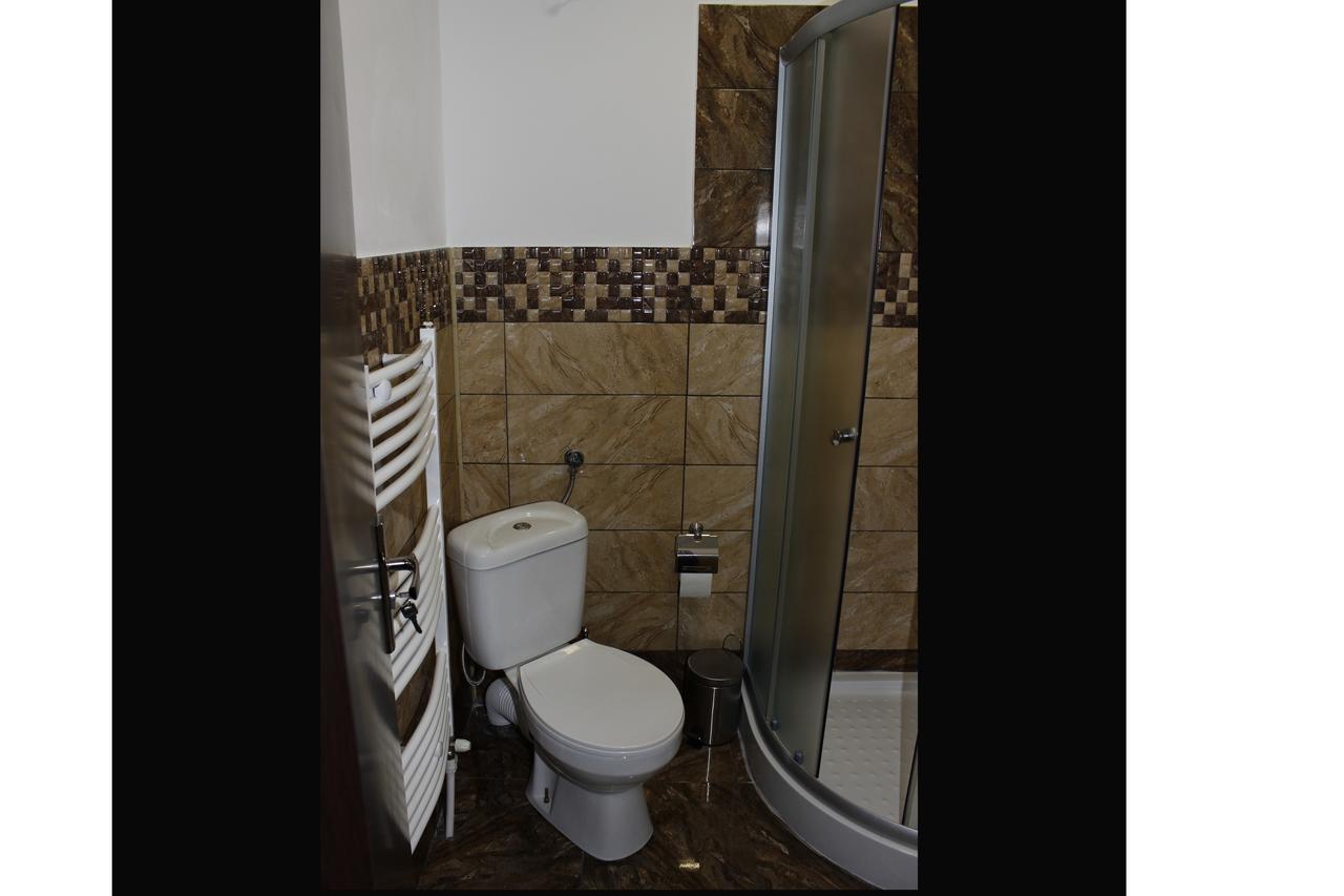 La Livada Bed & Breakfast Otopeni Bagian luar foto