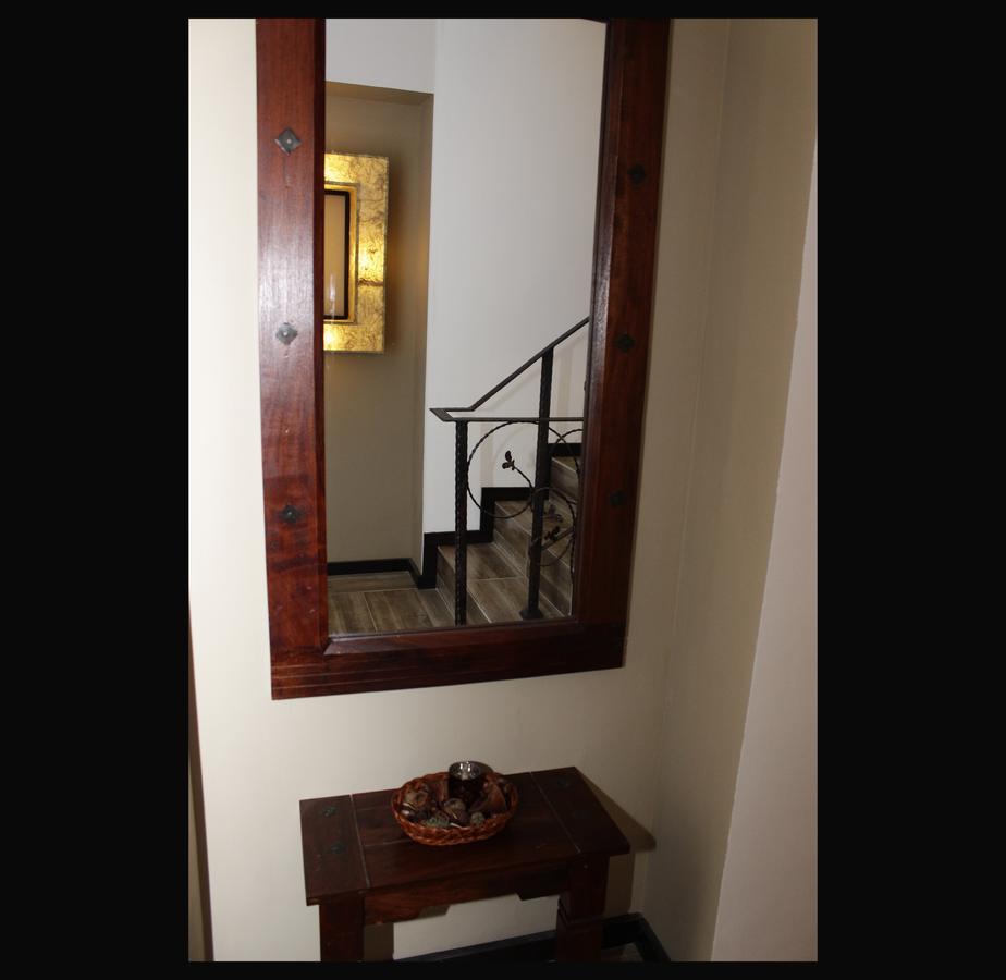 La Livada Bed & Breakfast Otopeni Bagian luar foto