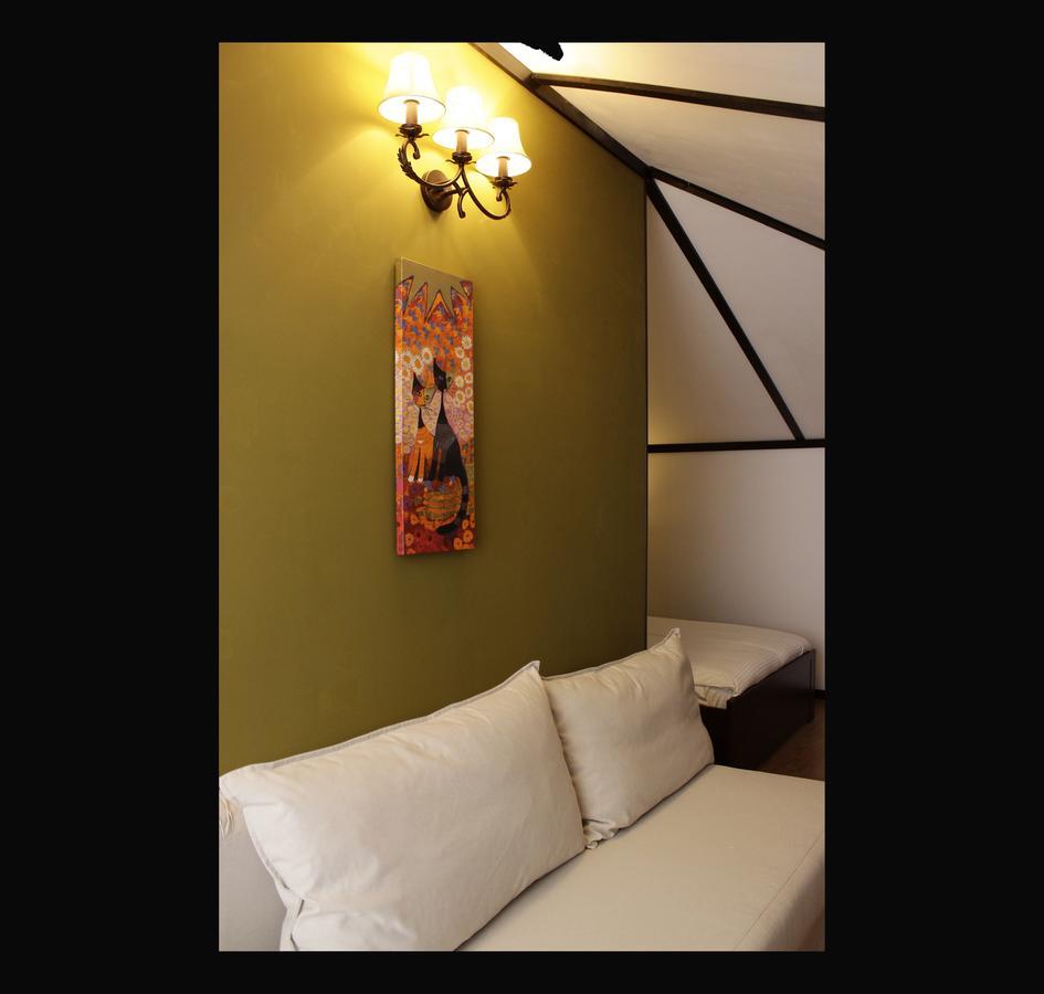 La Livada Bed & Breakfast Otopeni Bagian luar foto