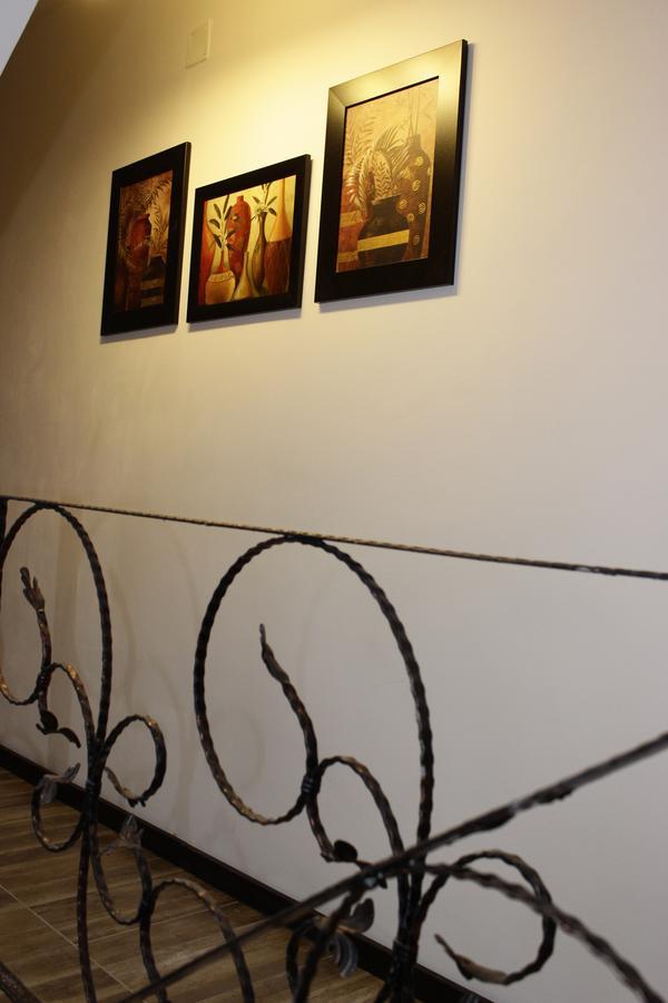 La Livada Bed & Breakfast Otopeni Bagian luar foto